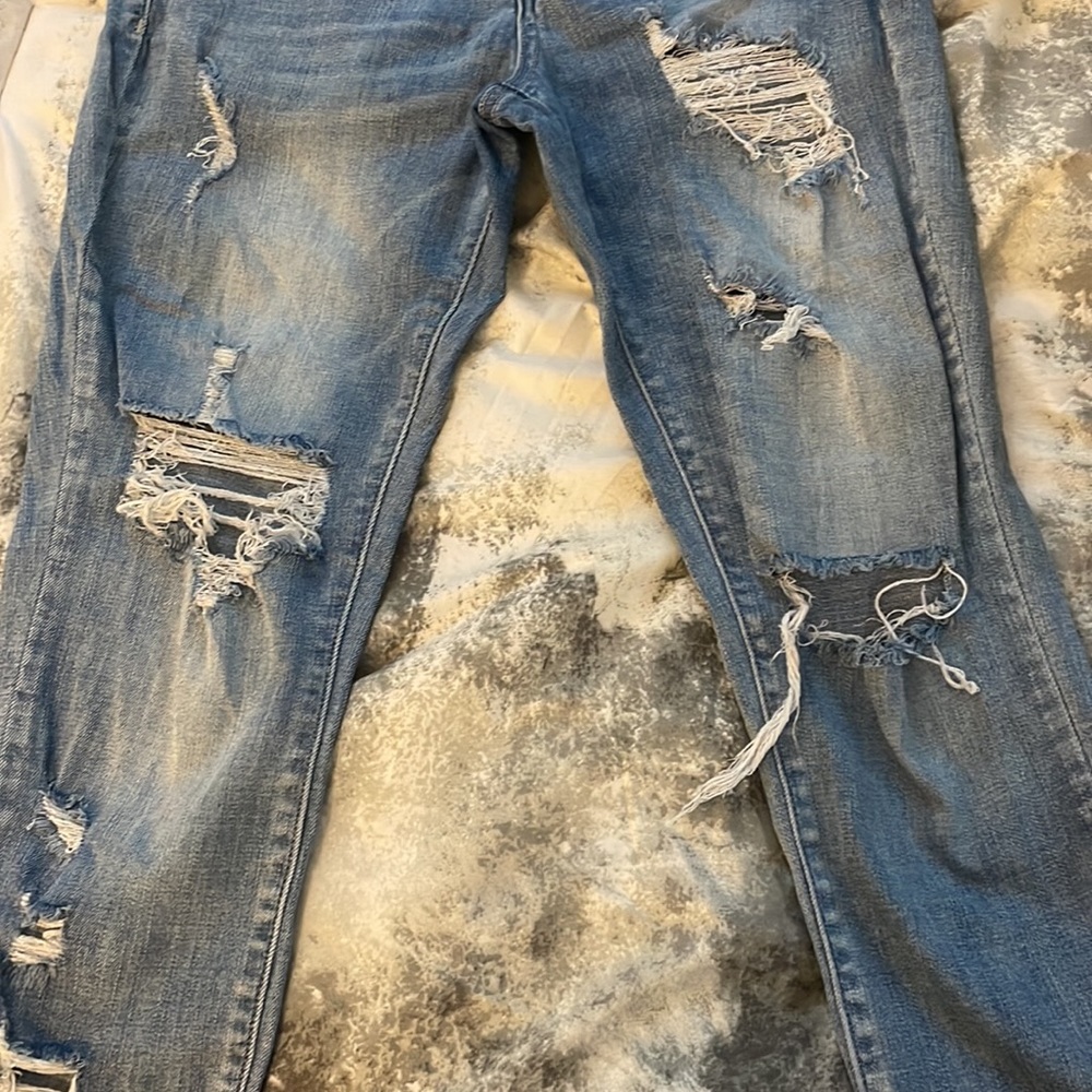 Distressed Boyfriend Jeans